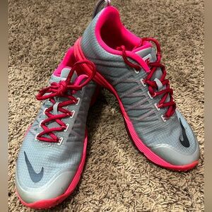 Women’s Nike Training Lunar Cross Element size 9.5. Grey & Pink.